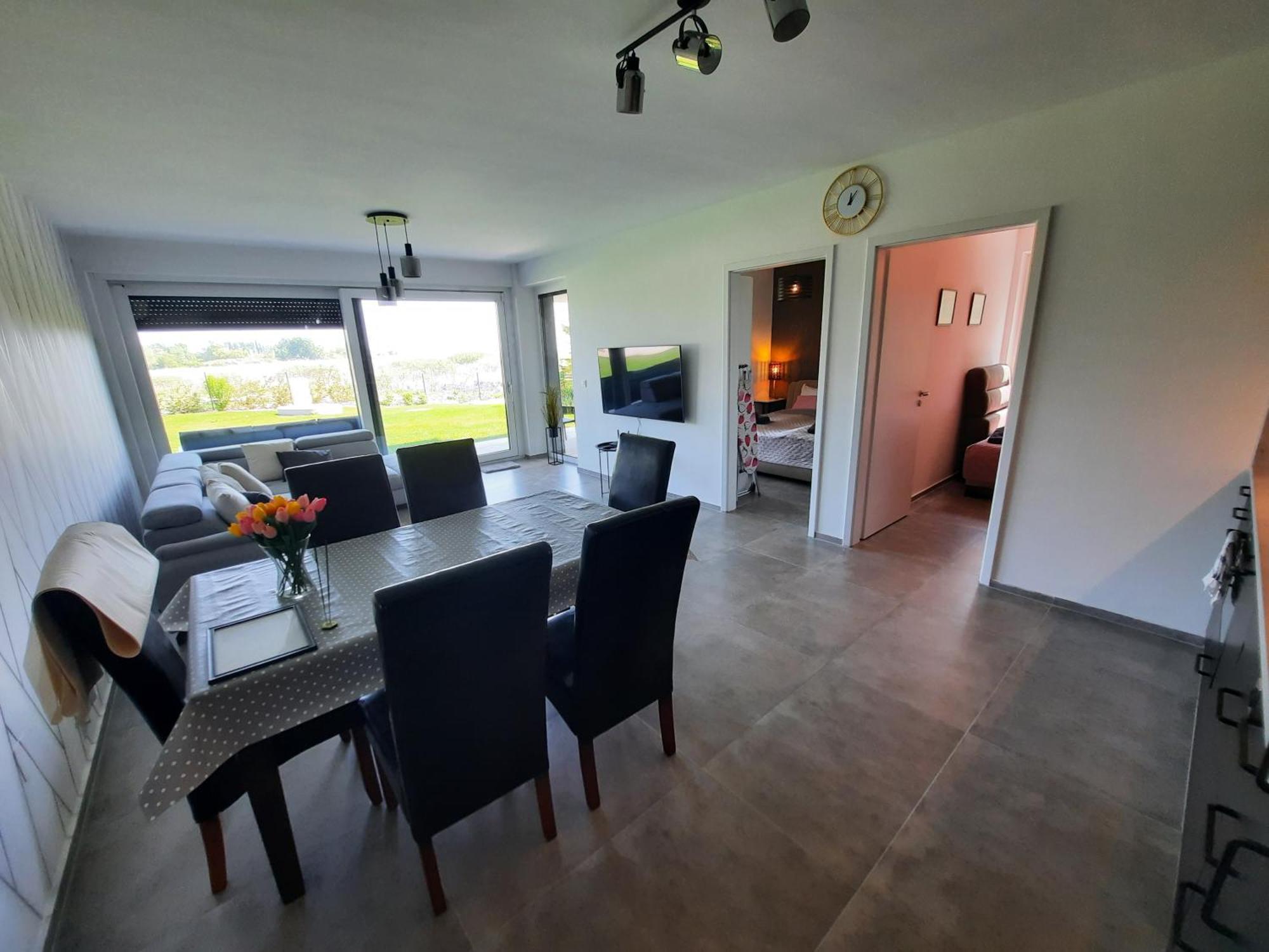 Coastline Balaton Apartment Alsoors Luaran gambar